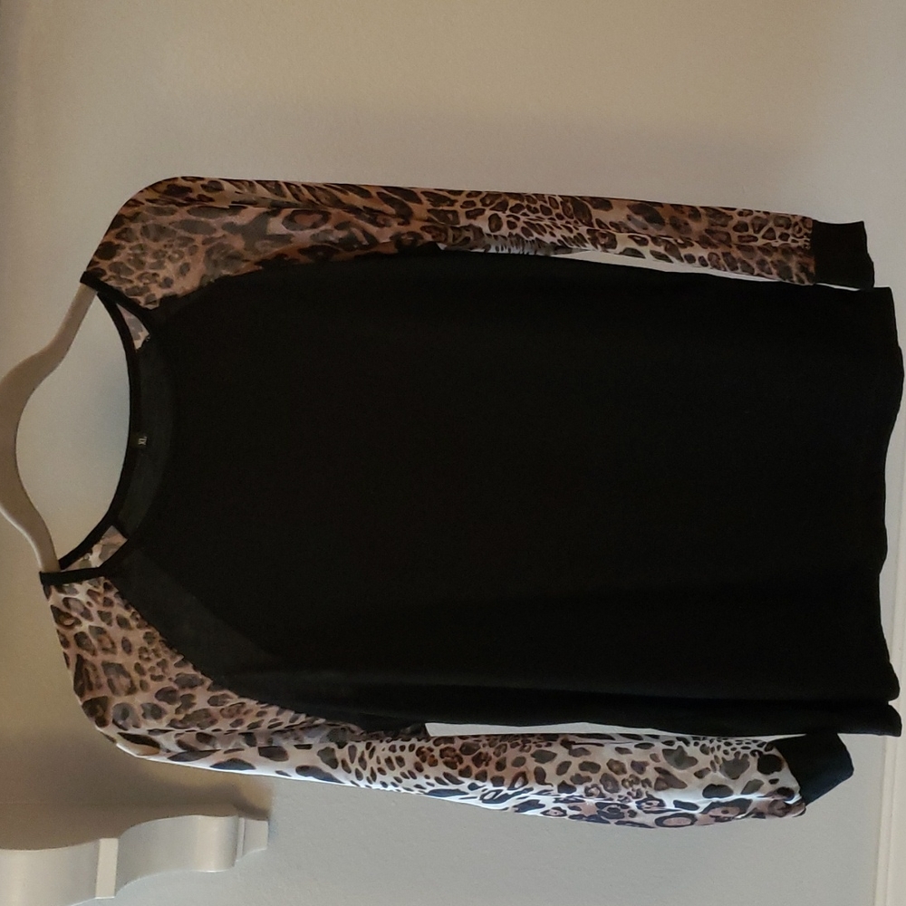 XL long sleeve leopard print and black